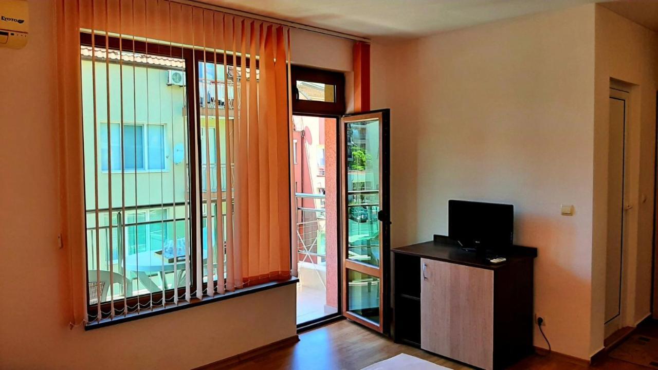 נסבר Adri Guest House מראה חיצוני תמונה