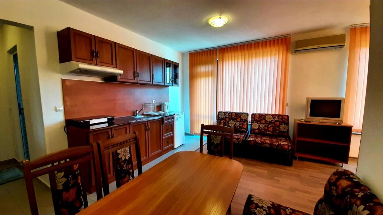 נסבר Adri Guest House מראה חיצוני תמונה