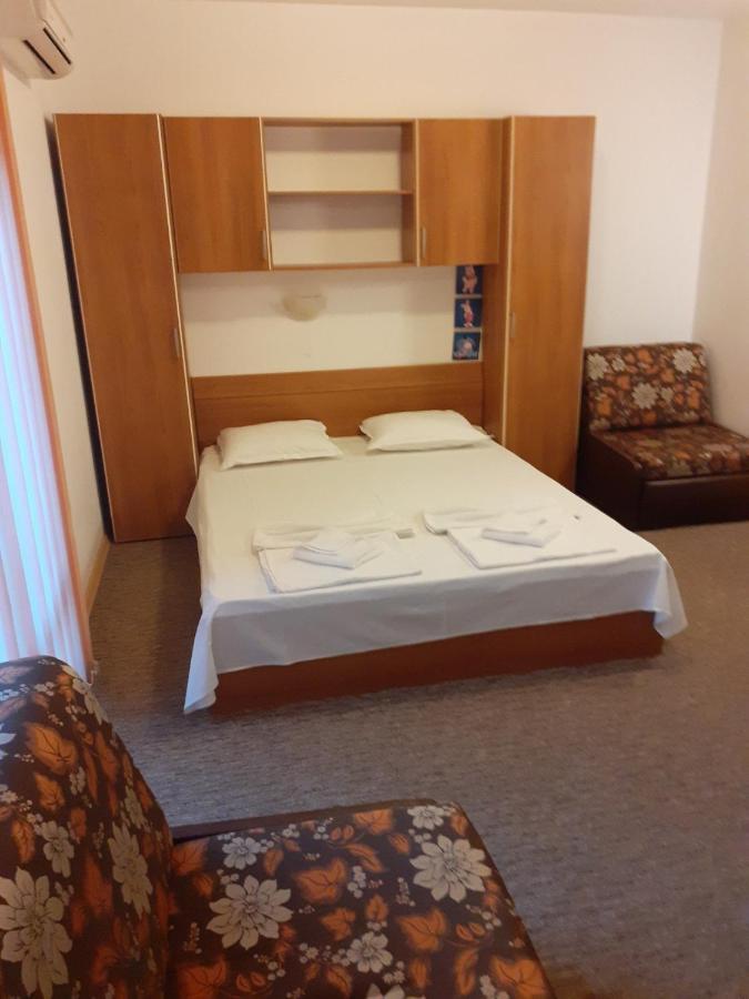 נסבר Adri Guest House מראה חיצוני תמונה