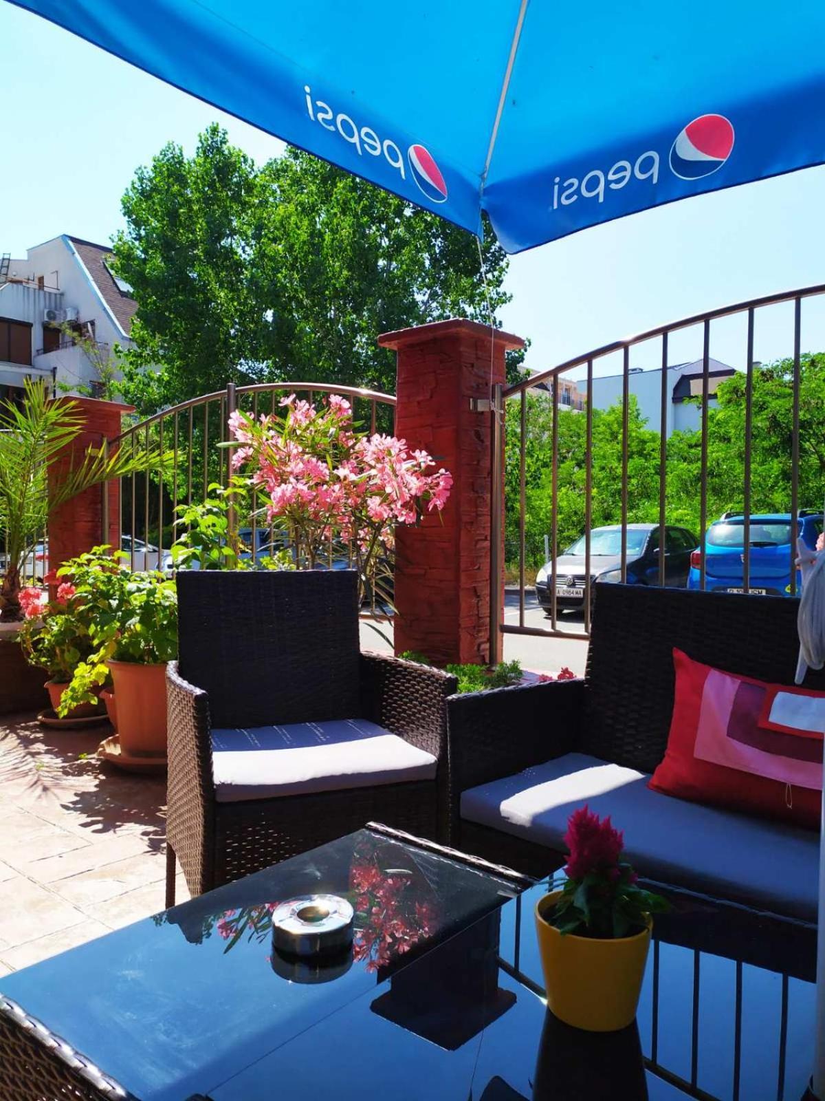 נסבר Adri Guest House מראה חיצוני תמונה