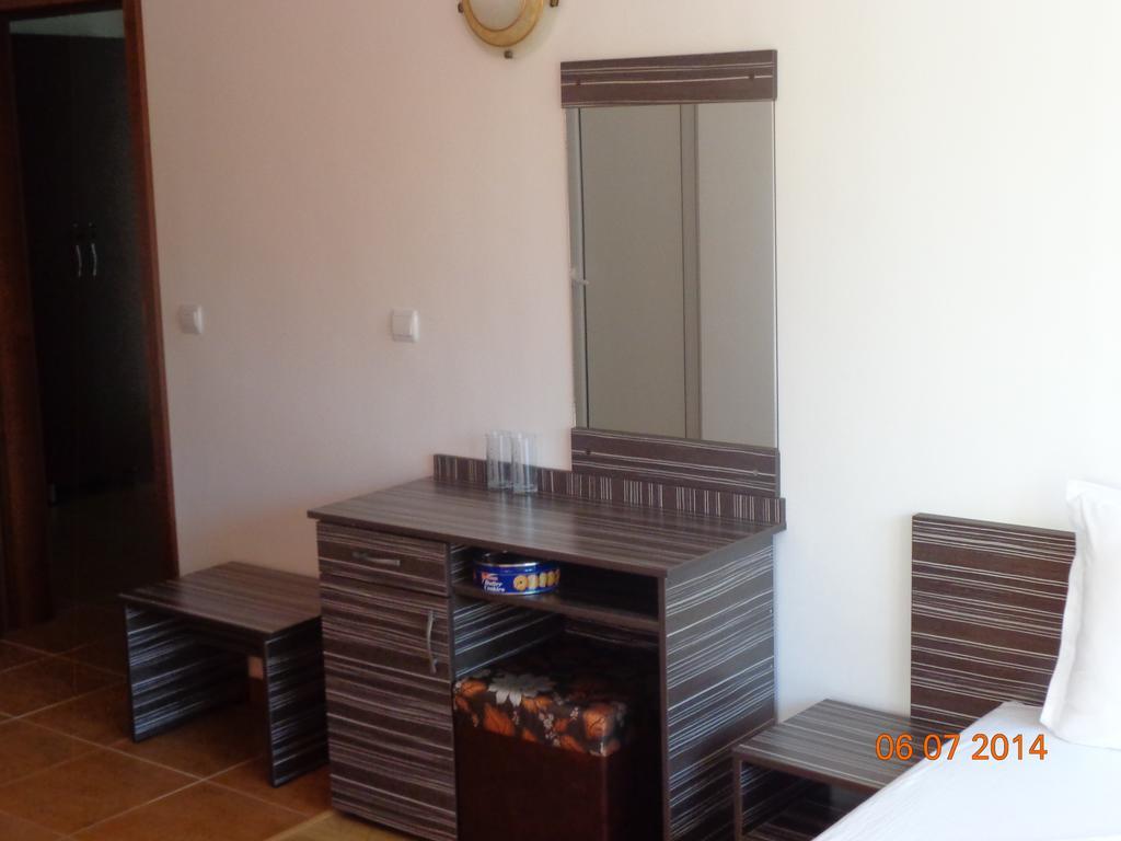 נסבר Adri Guest House חדר תמונה